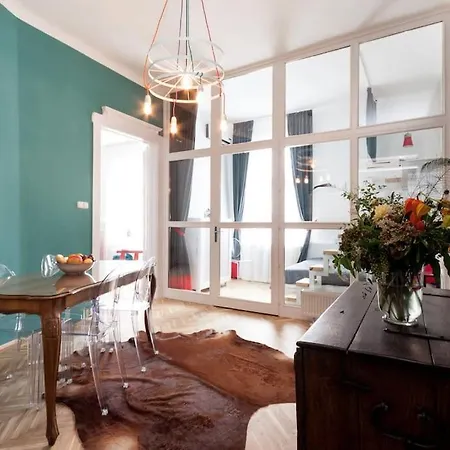 Apartment Stylish Flat For 5 In The Center